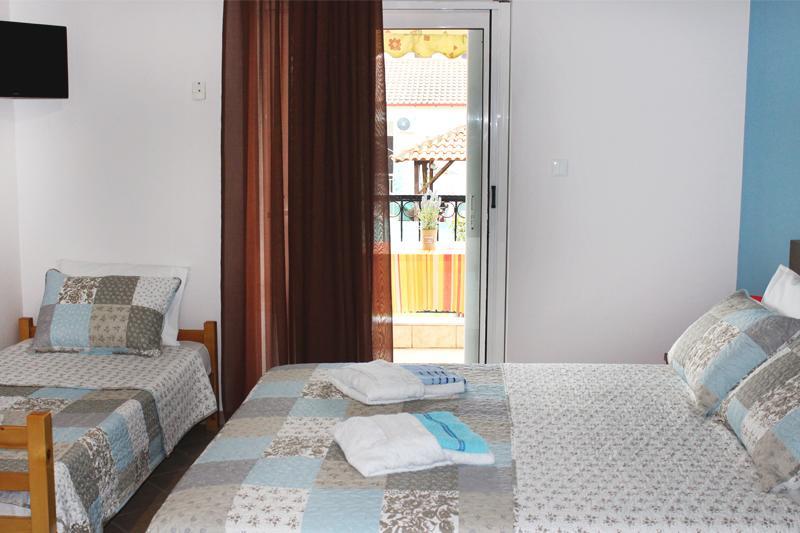 Souzana Rooms Nea Plagia Extérieur photo